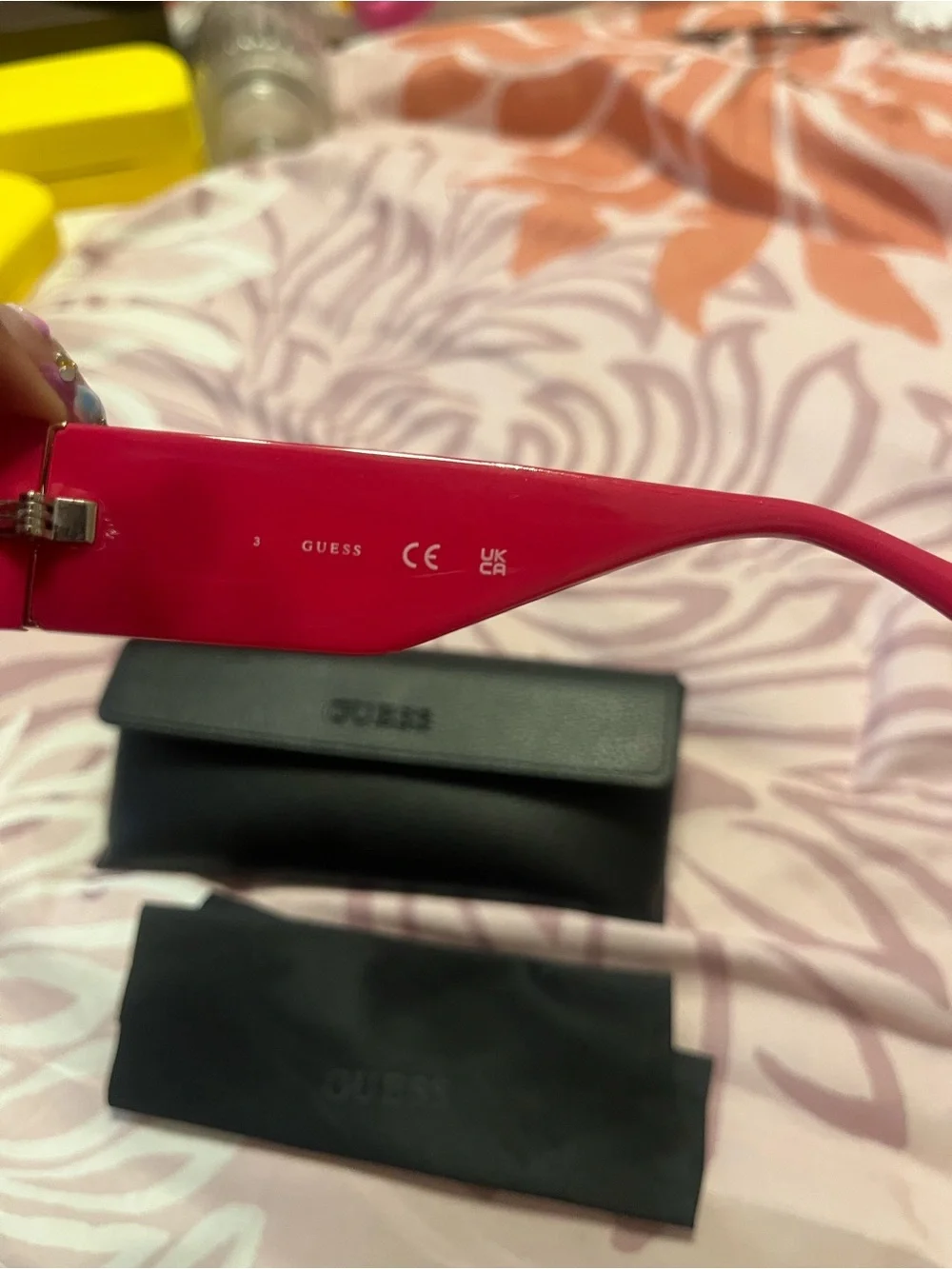Guess bold pink